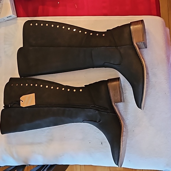 NWT heeled black boots. size 7 - Picture 2 of 6